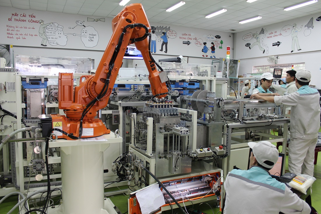 Dây chuyền sản xuất CNC Vina Dây chuyền sản xuất CNC Vina