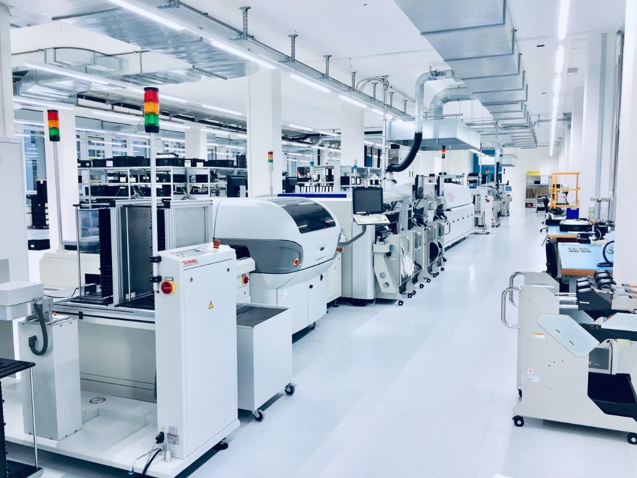 Dây chuyền sản xuất và quy trình lắp ráp SMT