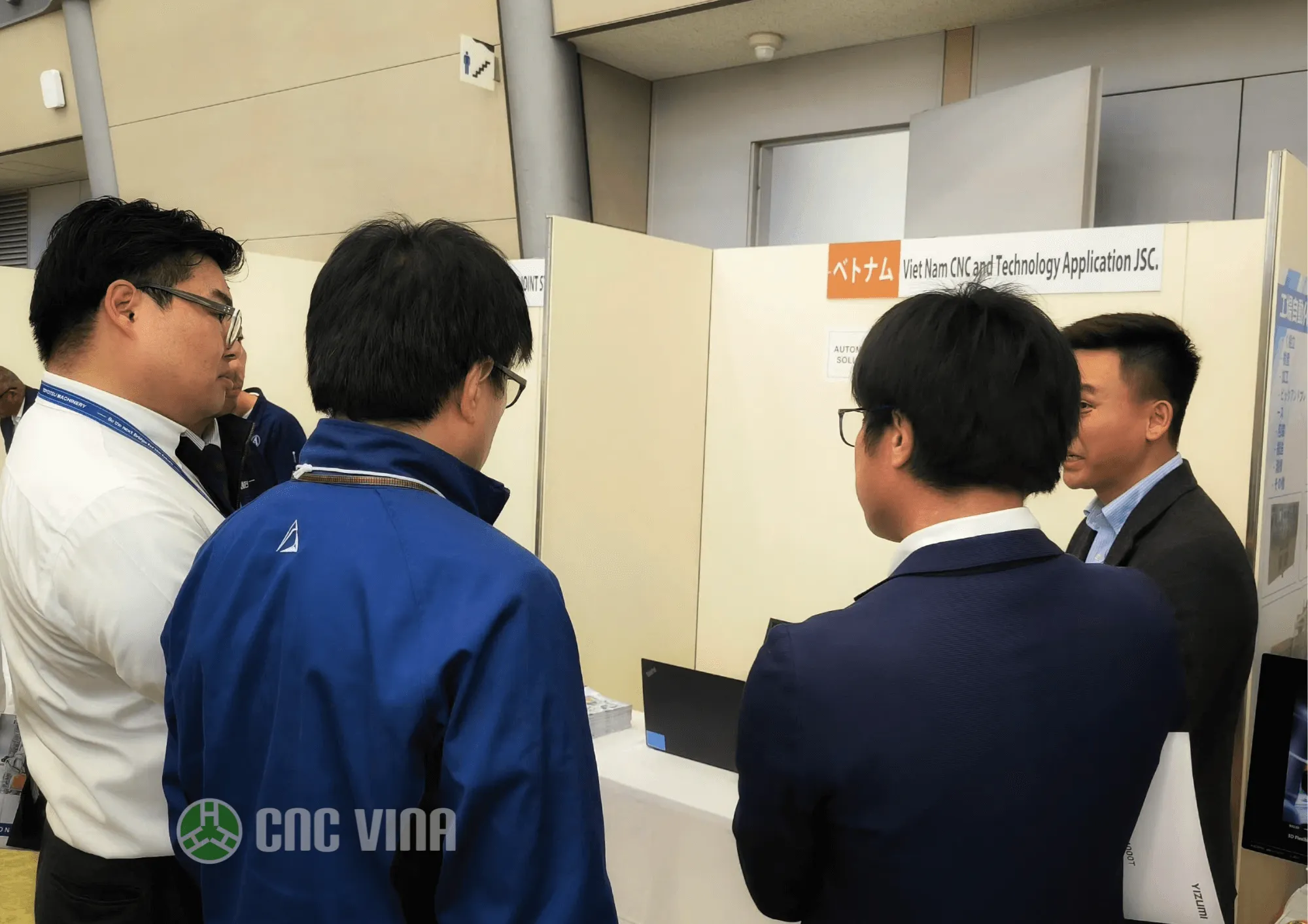 Khách hàng bày tỏ sự bất ngờ về trình độ của doanh nghiệp Việt Nam khach-hang-bay-to-su-bat-ngo-ve-trinh-do-cua-doanh-nghiep-viet-nam