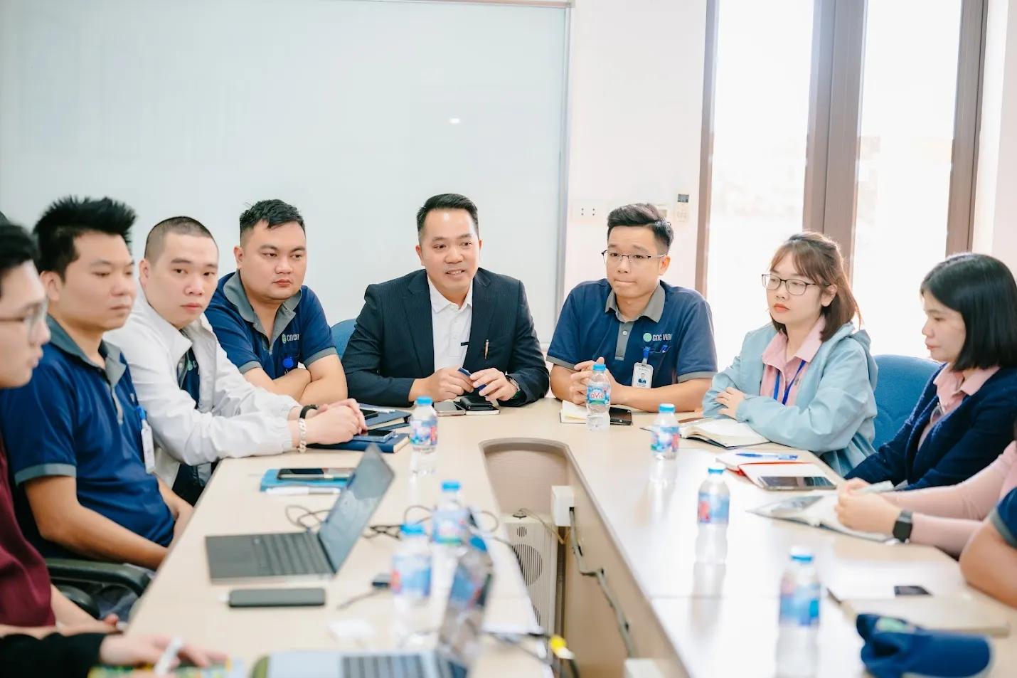 CNCVINA tiến hành đổi mới quy trình thủ công CNC VINA tien hanh doi moi quy trinh thu cong