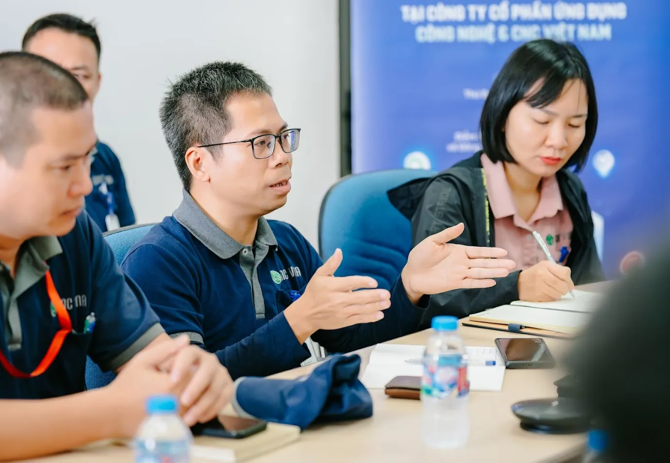 Bốn trụ cột chiến lược trong hành trình chuyển đổi số của CNC VINA bon tru cot chien luoc trong hanh trinh chuyen doi so cua CNC VINA