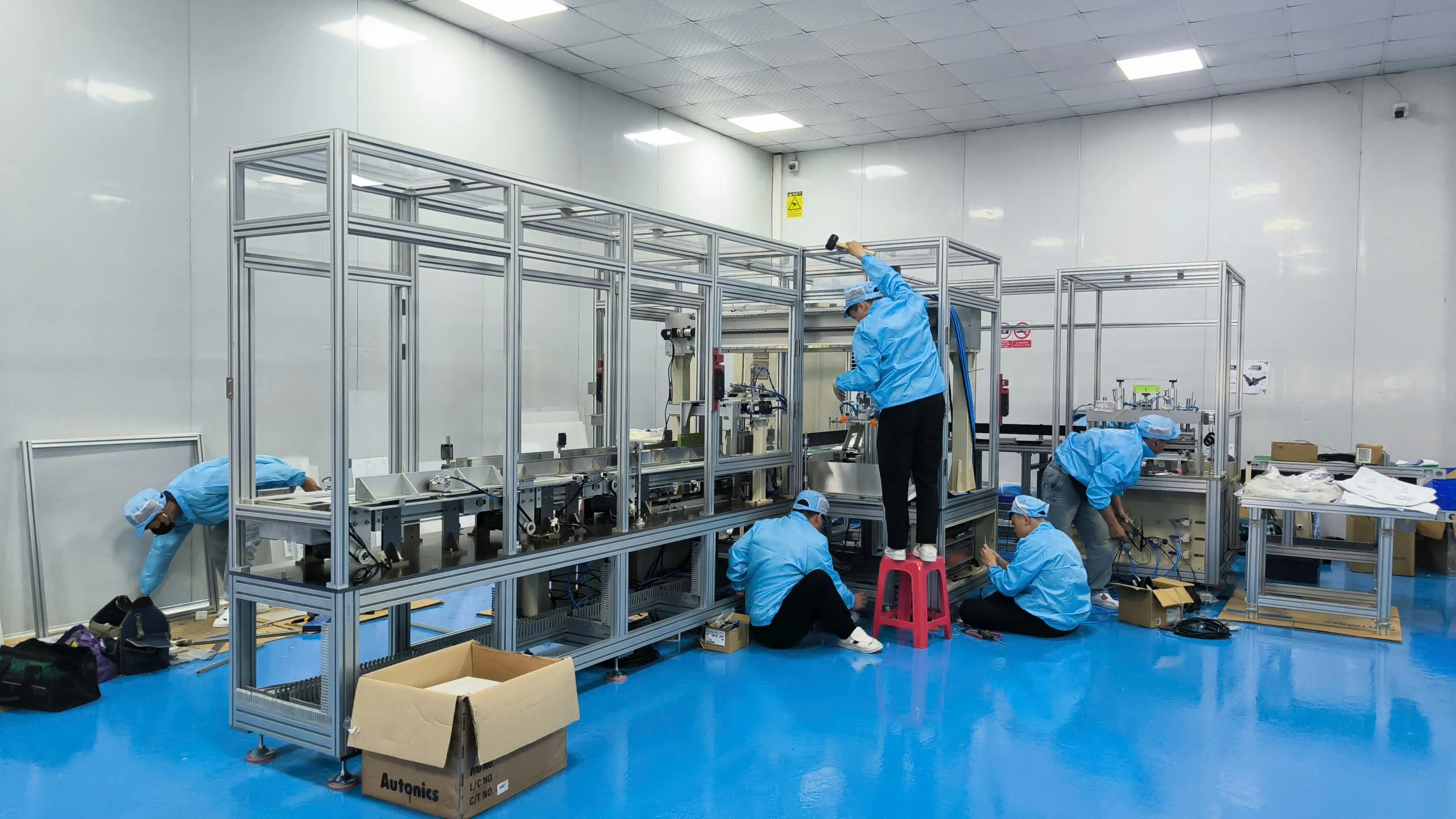 CNC VINA duy trì nhiệt độ và điều kiện làm việc phòng sạch cnc vina duy tri nhiet do va dieu kien lam viec phong sach