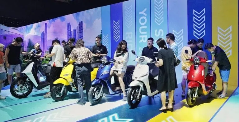 Yếu tố thúc đẩy sự bùng nổ của xe máy điện yeu to thuc day su bung no cua xe may dien