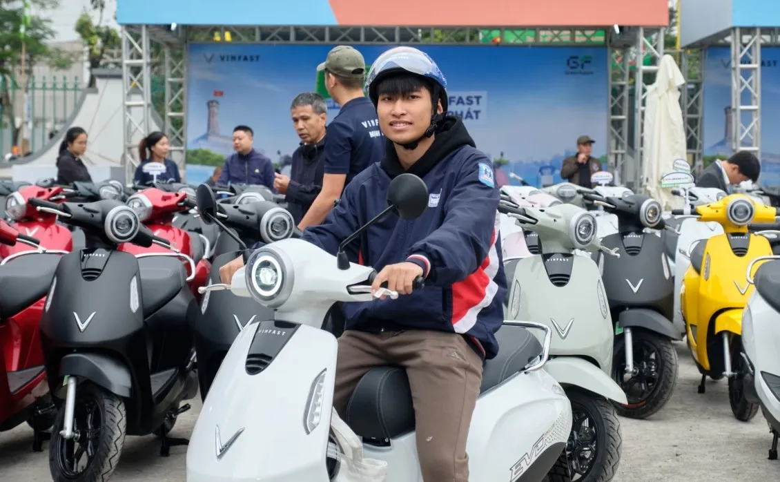 Xe máy điện góp phần nâng cao hiệu quả giao thông đô thị xe may dien gop phan nang cao hieu qua giao thong do thi