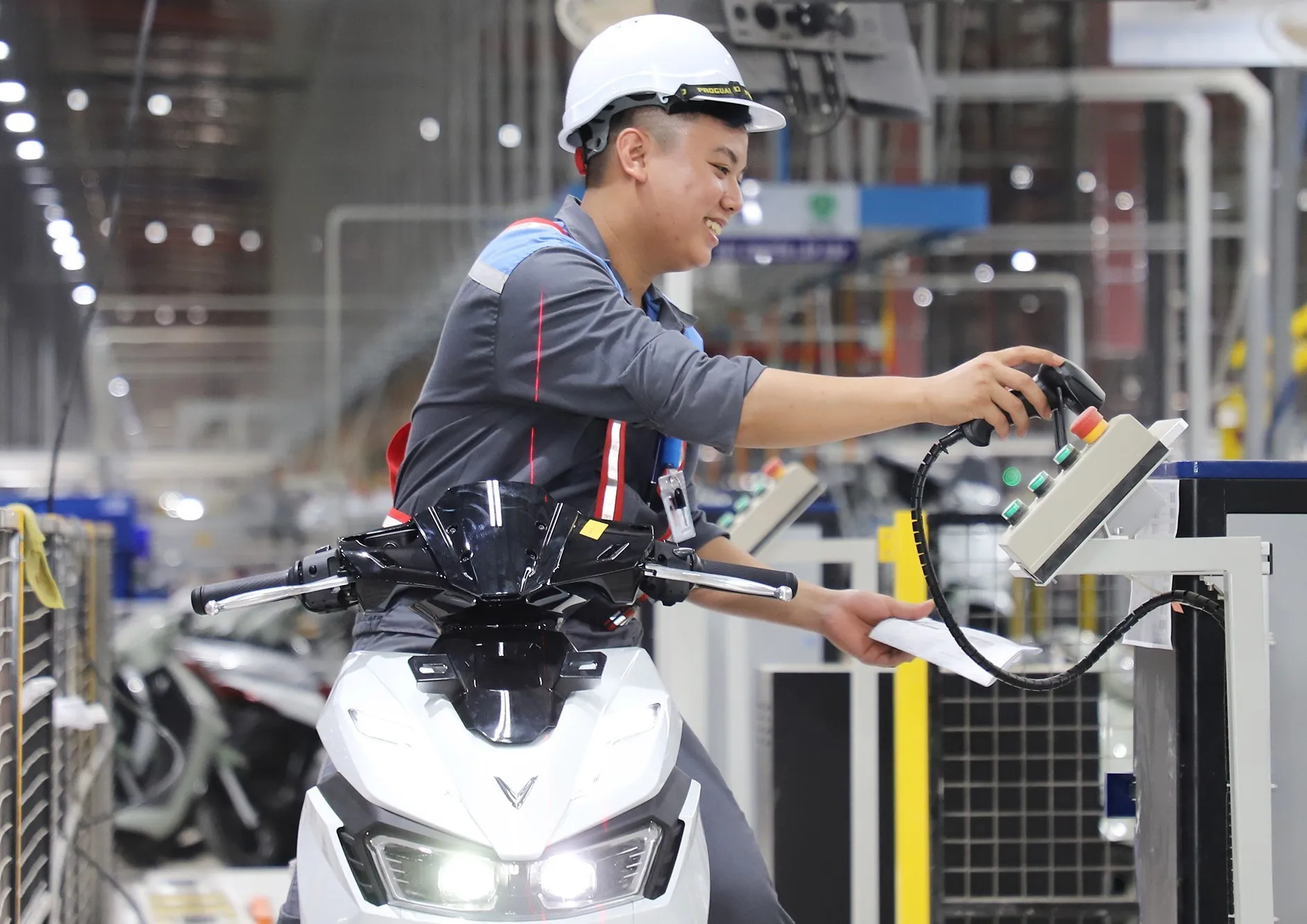 Xe máy điện thúc đẩy phát triển công nghiệp và tạo việc làm xe may dien thuc day phat trien cong nghiep va tao viec lam