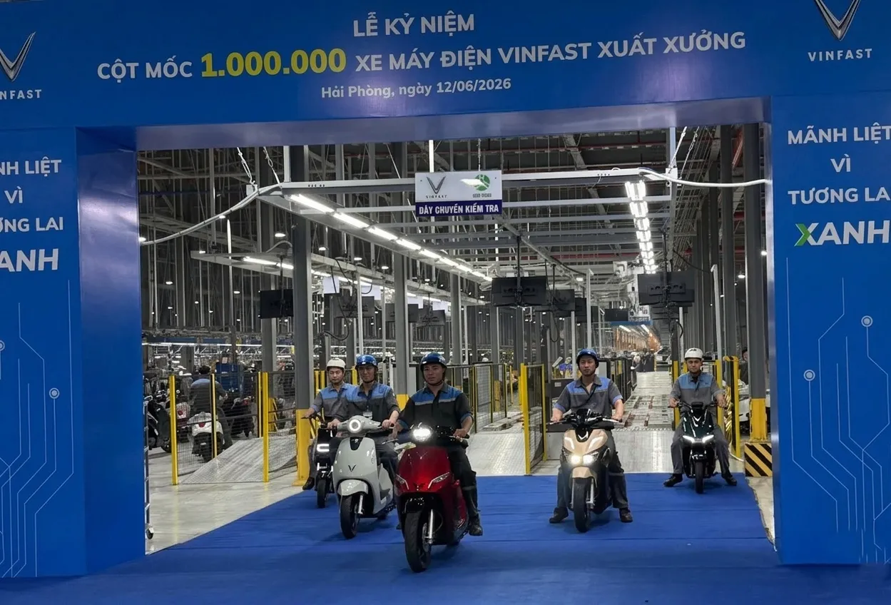 Vinfast cán mốc 1 triệu xe máy điện Vinfast can moc mot trieu xe may dien