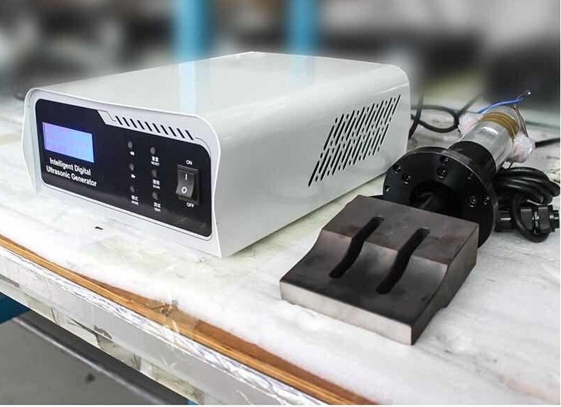 Máy hàn siêu âm với kích thước nhỏ gọn Máy hàn siêu âm với kích thước nhỏ gọn