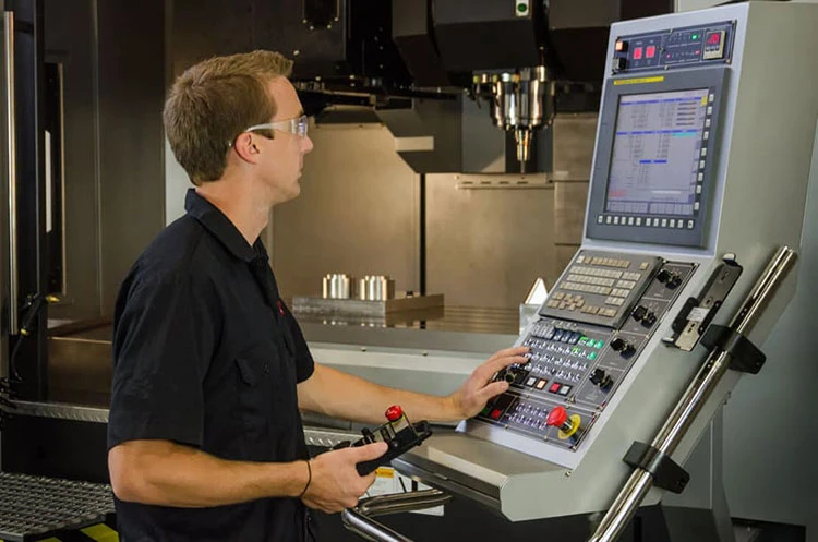 Máy tính điều khiển robot Máy tính điều khiển robot