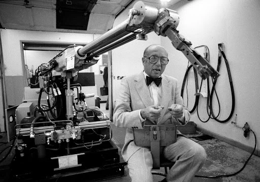 George-Devol-phat-trien-robot-cong-nghiep-dau-tien George-Devol-phat-trien-robot-cong-nghiep-dau-tien