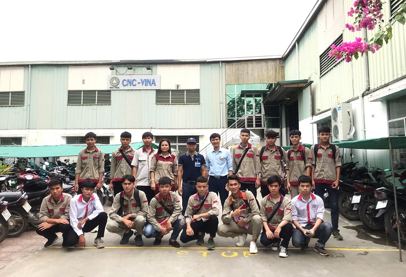 sinh vien thuc tap CNC-VINA sinh vien thuc tap CNC-VINA