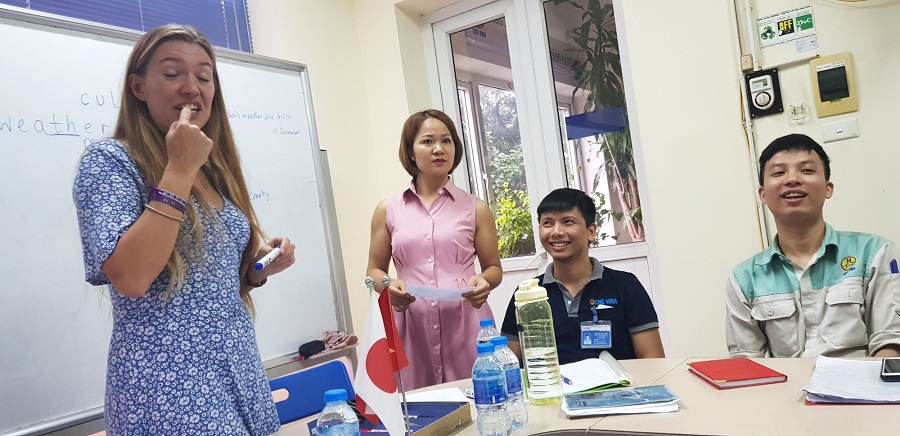 hoc tieng anh voi giao vien nuoc ngoai 2019-CNCVina-2 hoc tieng anh voi giao vien nuoc ngoai 2019-CNCVina-2