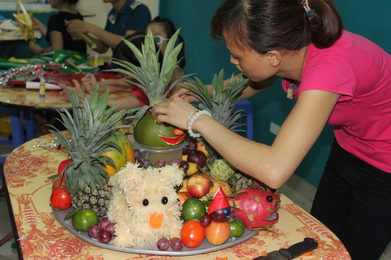 CNCVINA to chuc vui hoi trang ram-bay mam hoa qua