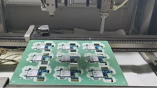 Máy phun nhựa thông bản mạnh dạng tích hợp inline Máy phun nhựa thông bản mạnh dạng tích hợp inline