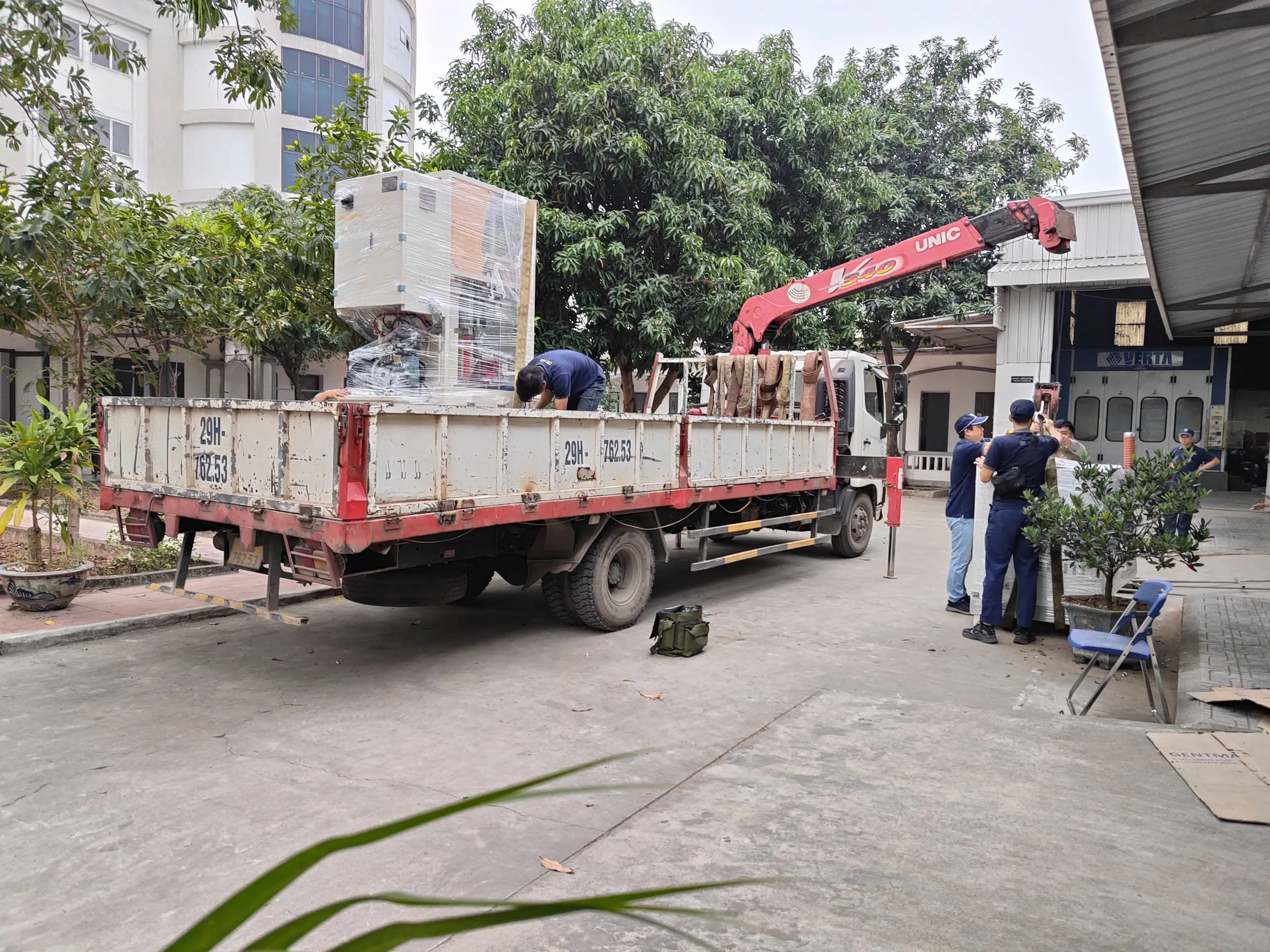 Cam kết mang đến sự hài lòng cho khách hàng Cam kết mang đến sự hài lòng cho khách hàng