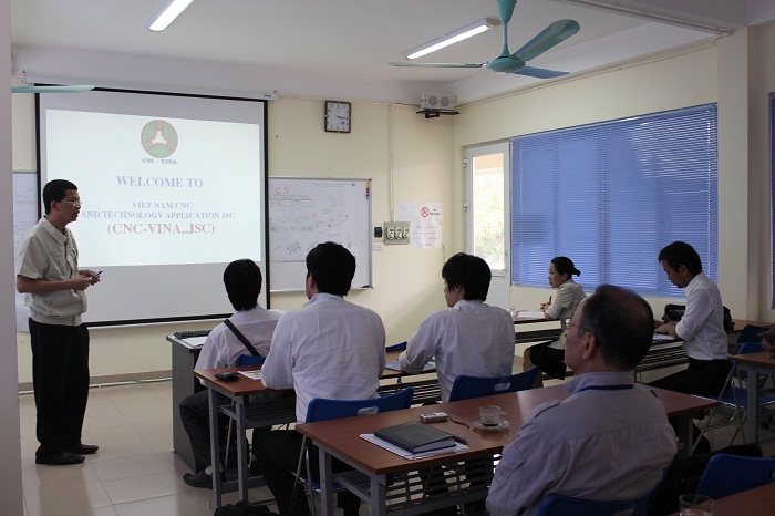 giam-doc-ha-thanh-hai-gioi-thieu-ve-cnc-vina