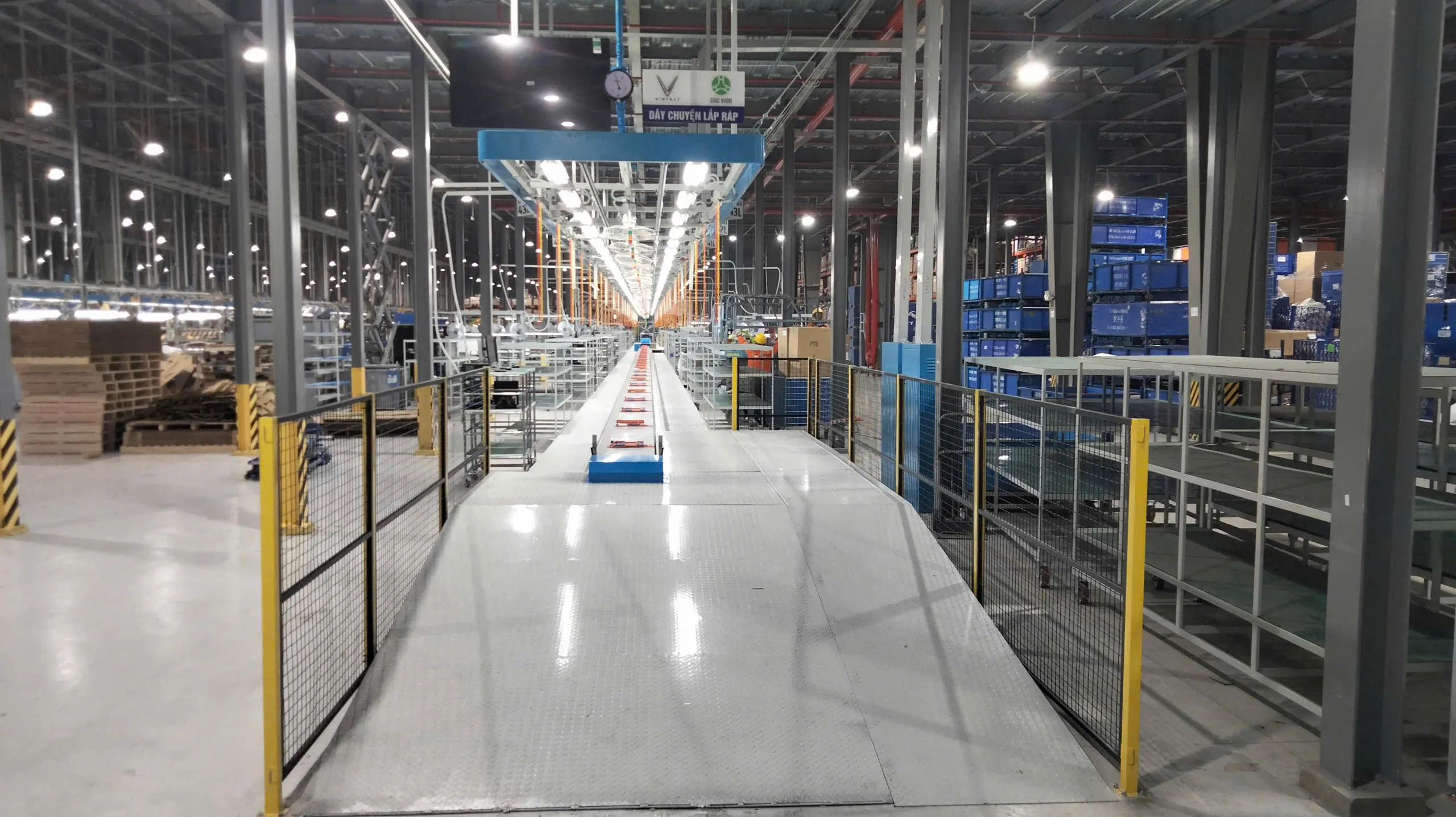 Day chuyen lap rap xe may Day chuyen lap rap xe may