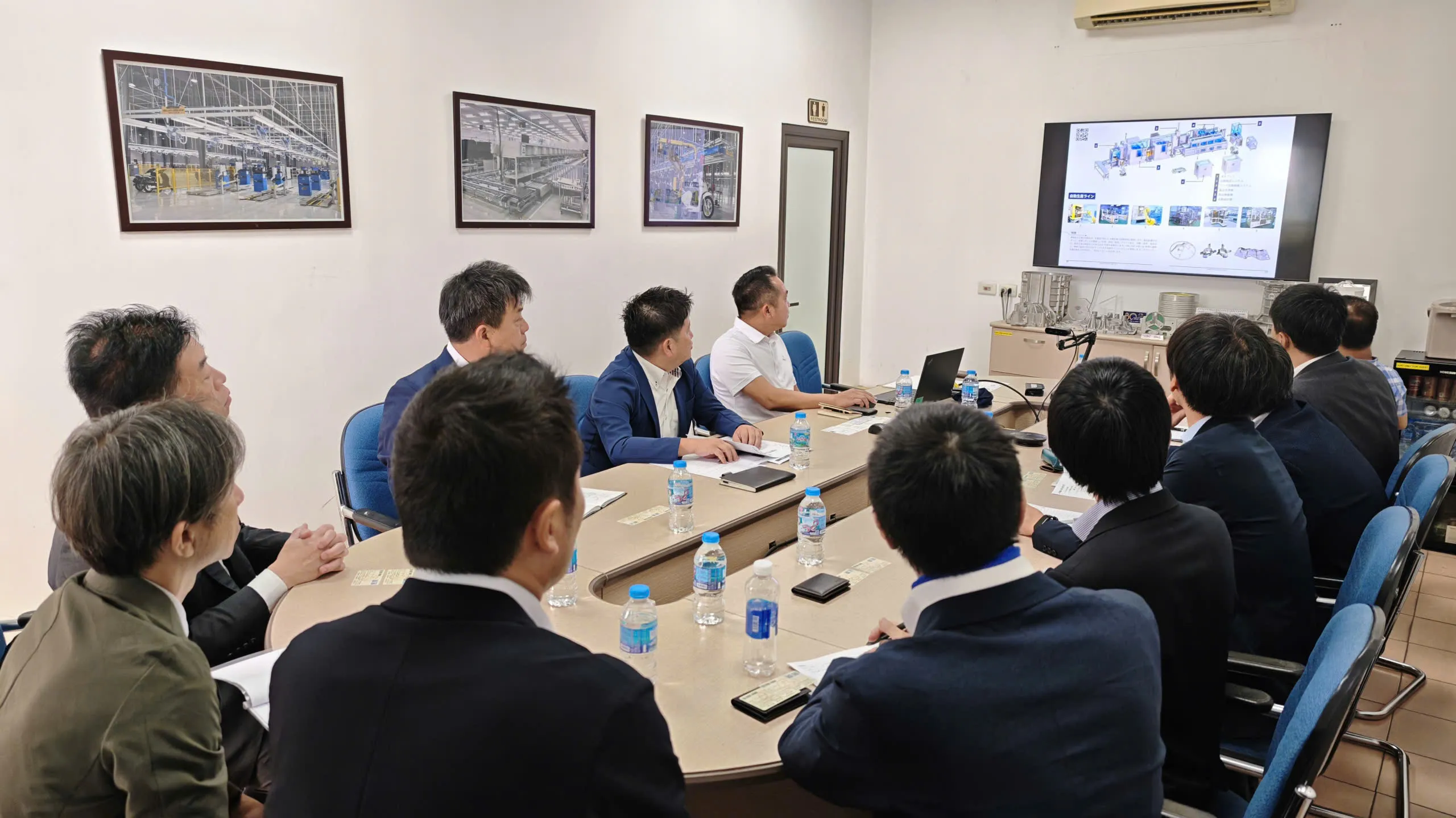 Đoàn Hiệp hội doanh nghiệp Osaka thảo luận về phát triển nguồn nhân lực doan hiep hoi doanh nghiep osaka thao luan ve phat trien nguon nhan luc